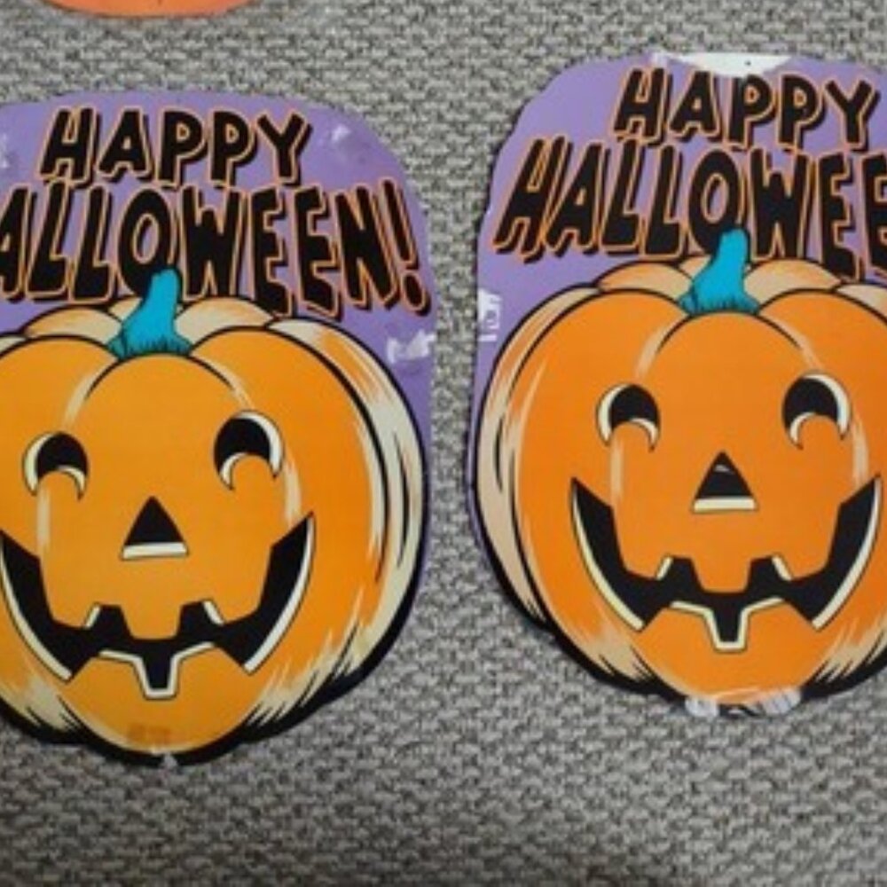 American Greetings Lot of 4 Halloween 2 Pumpkin Diecuts & 2 NEW Scary Badges